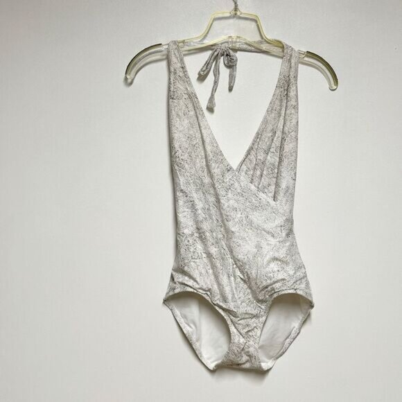 CARMEN Marc Valvo Wild Story Silver Foil Surplus 1 Piece Bathing Swim Suit Sz 8 - Picture 4 of 5